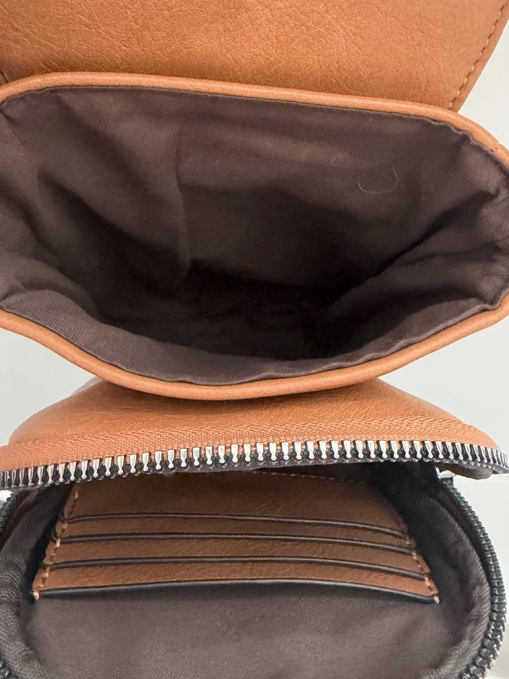 Woman Tan Leather Crossbody Bag